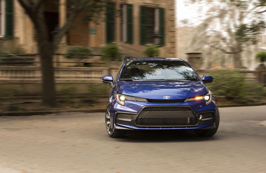  Toyota Corolla SE Sedan 2019 года  (NA) (фото 16 из 32)